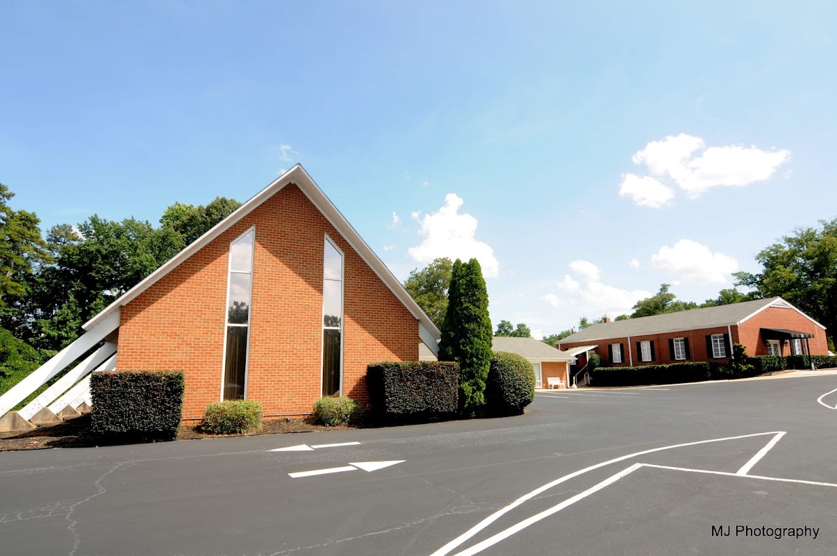 Woodlawn Funeral Home building in Mount Holly, North Carolina