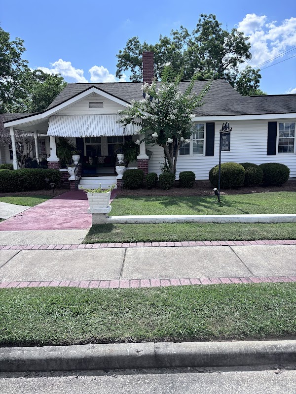 Wright & Jones Funeral Home building in Lincolnton, Georgia